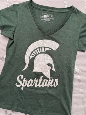 Campus Heritage Spartans V-Neck Tee in Green and White Graphic